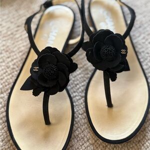 Chic Black Floral Sandals